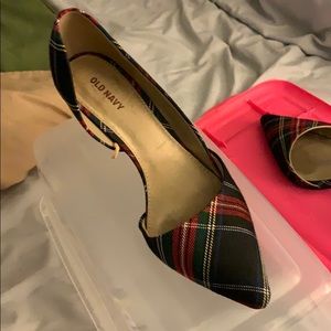 Only worn twice, in great shape 2in